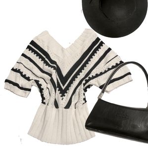 V-neck 3/4 sleeve sweater